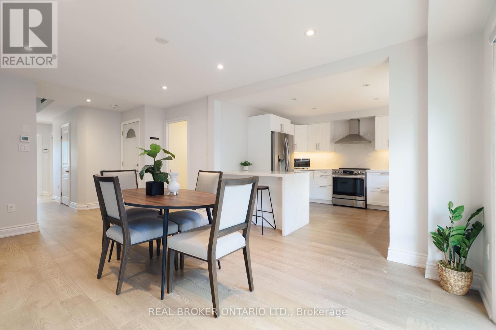 83 Benedict Place, Hamilton, ON - Indoor Photo Showing Dining Room