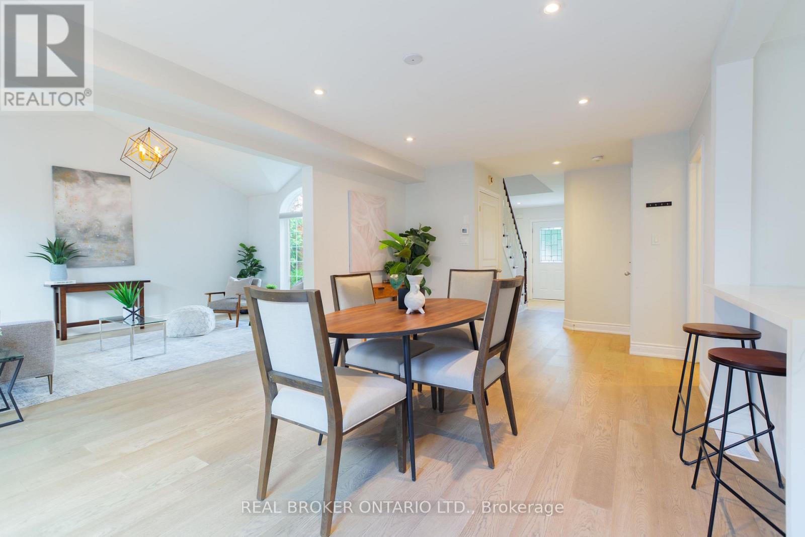 83 Benedict Place, Hamilton, ON - Indoor Photo Showing Dining Room