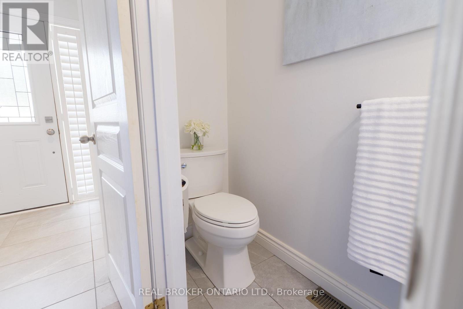 83 Benedict Place, Hamilton, ON - Indoor Photo Showing Bathroom