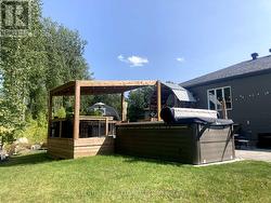 Spectacular back yard for summer fun! -