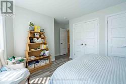 with double closets -