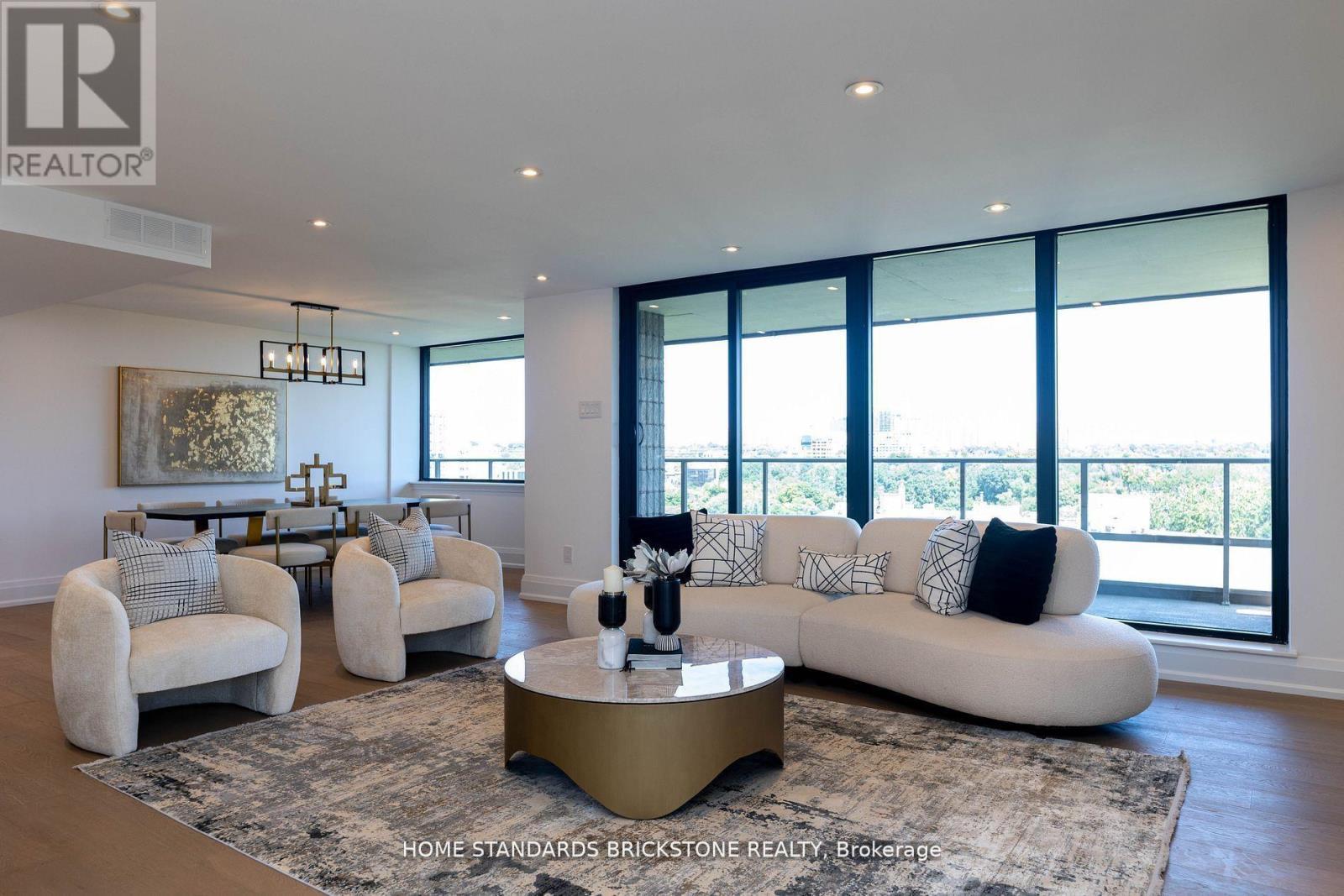 9D - 66 Collier Street, Toronto, ON - Indoor Photo Showing Living Room