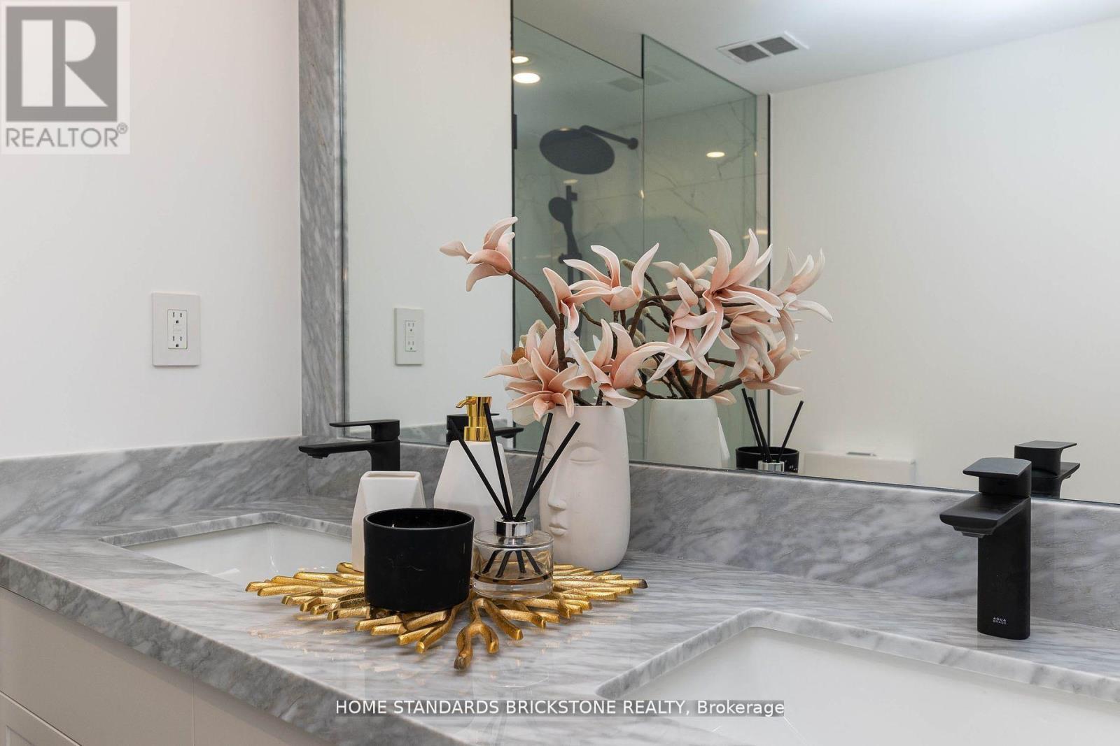 9D - 66 Collier Street, Toronto, ON - Indoor Photo Showing Bathroom