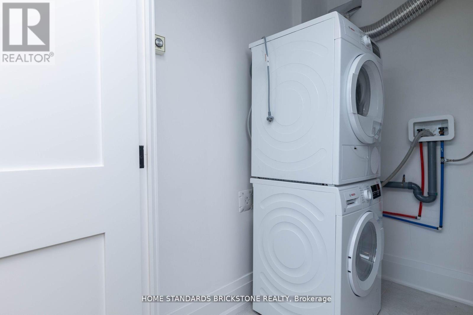 9D - 66 Collier Street, Toronto, ON - Indoor Photo Showing Laundry Room