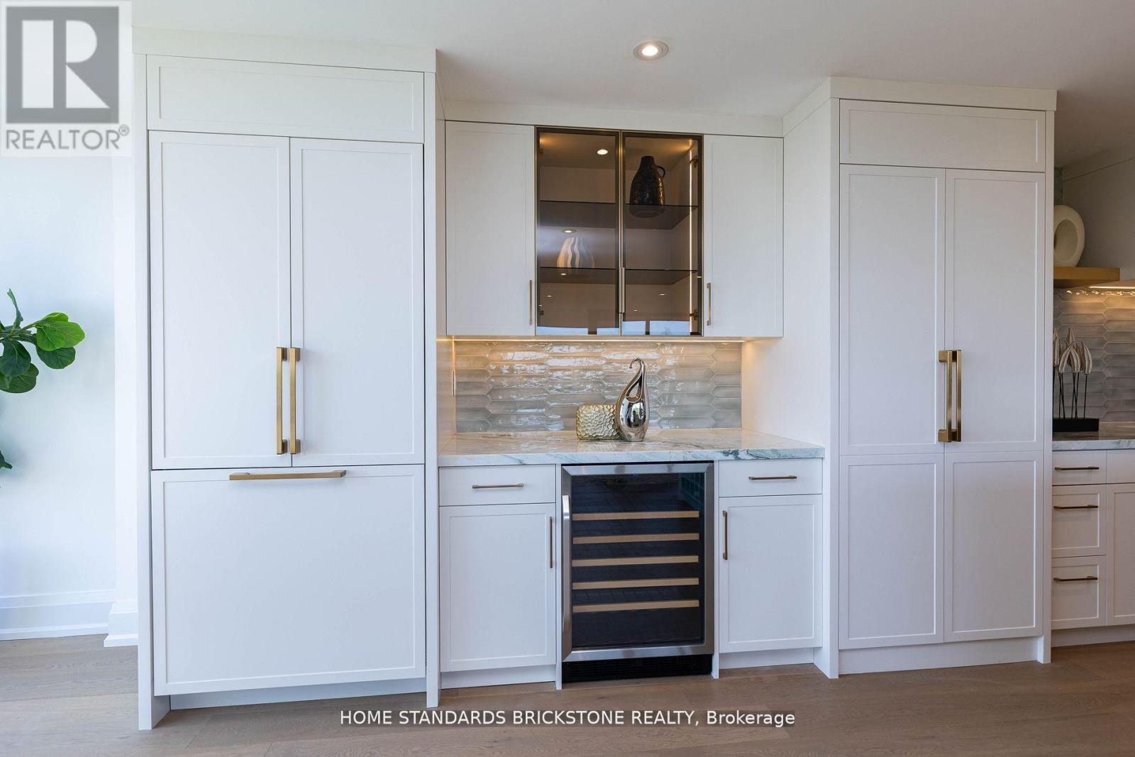 9D - 66 Collier Street, Toronto, ON - Indoor