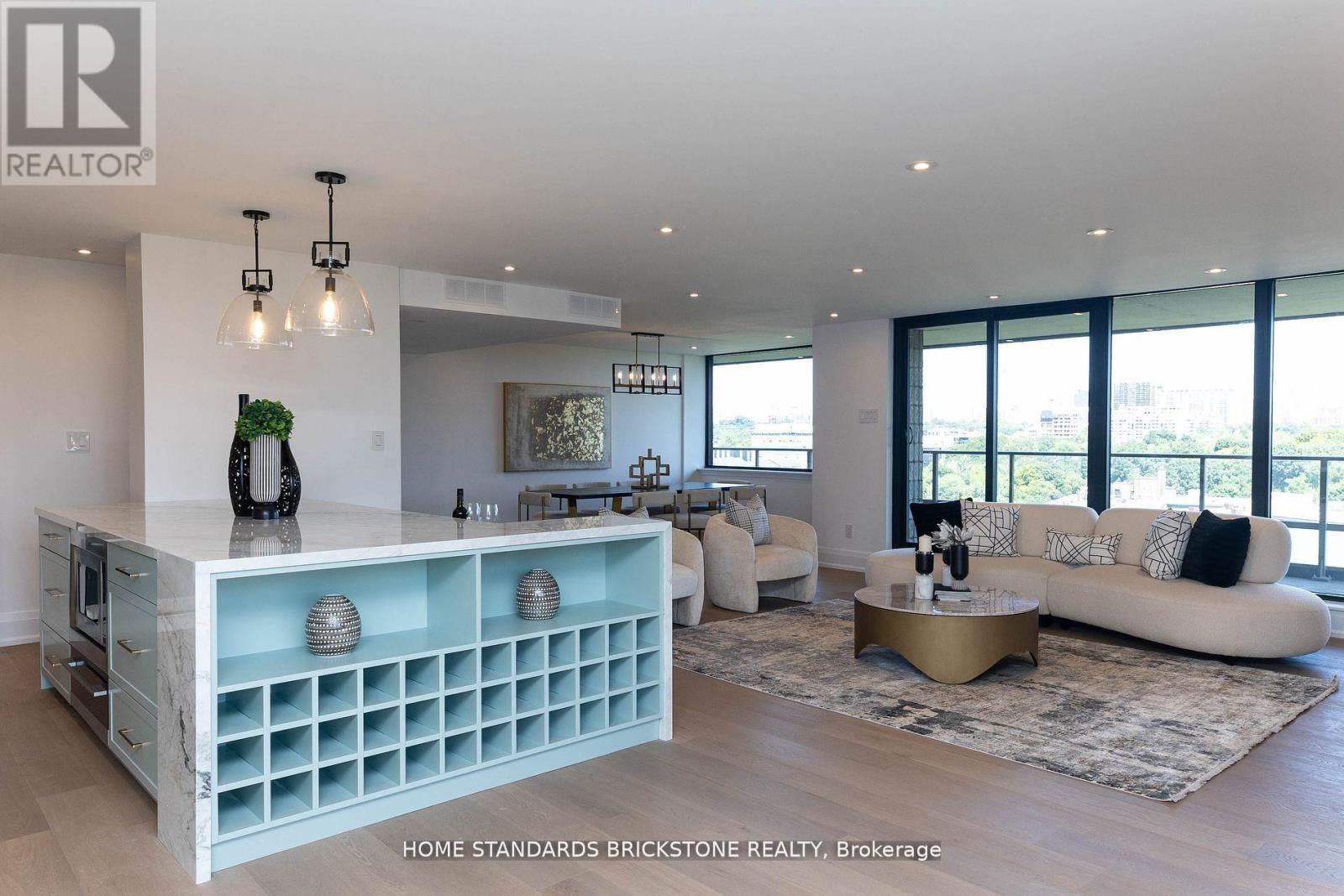 9D - 66 Collier Street, Toronto, ON - Indoor Photo Showing Living Room