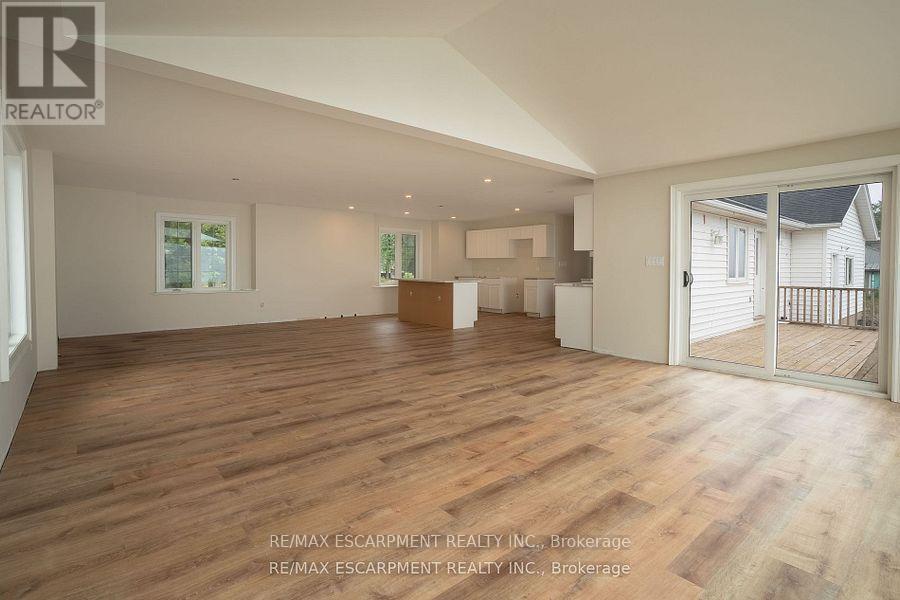 21 Villella Road, Haldimand, ON - Indoor Photo Showing Other Room