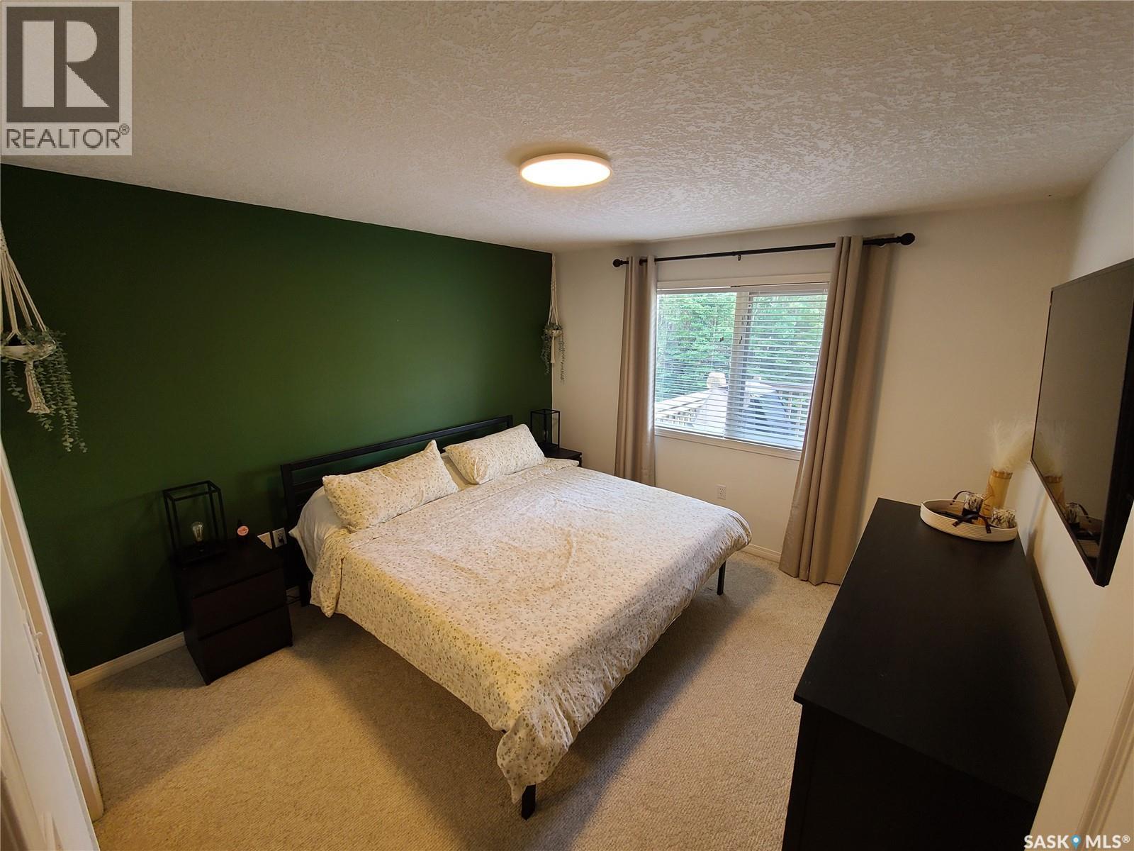 6 Eagle View Way, Elk Ridge, SK - Indoor Photo Showing Bedroom