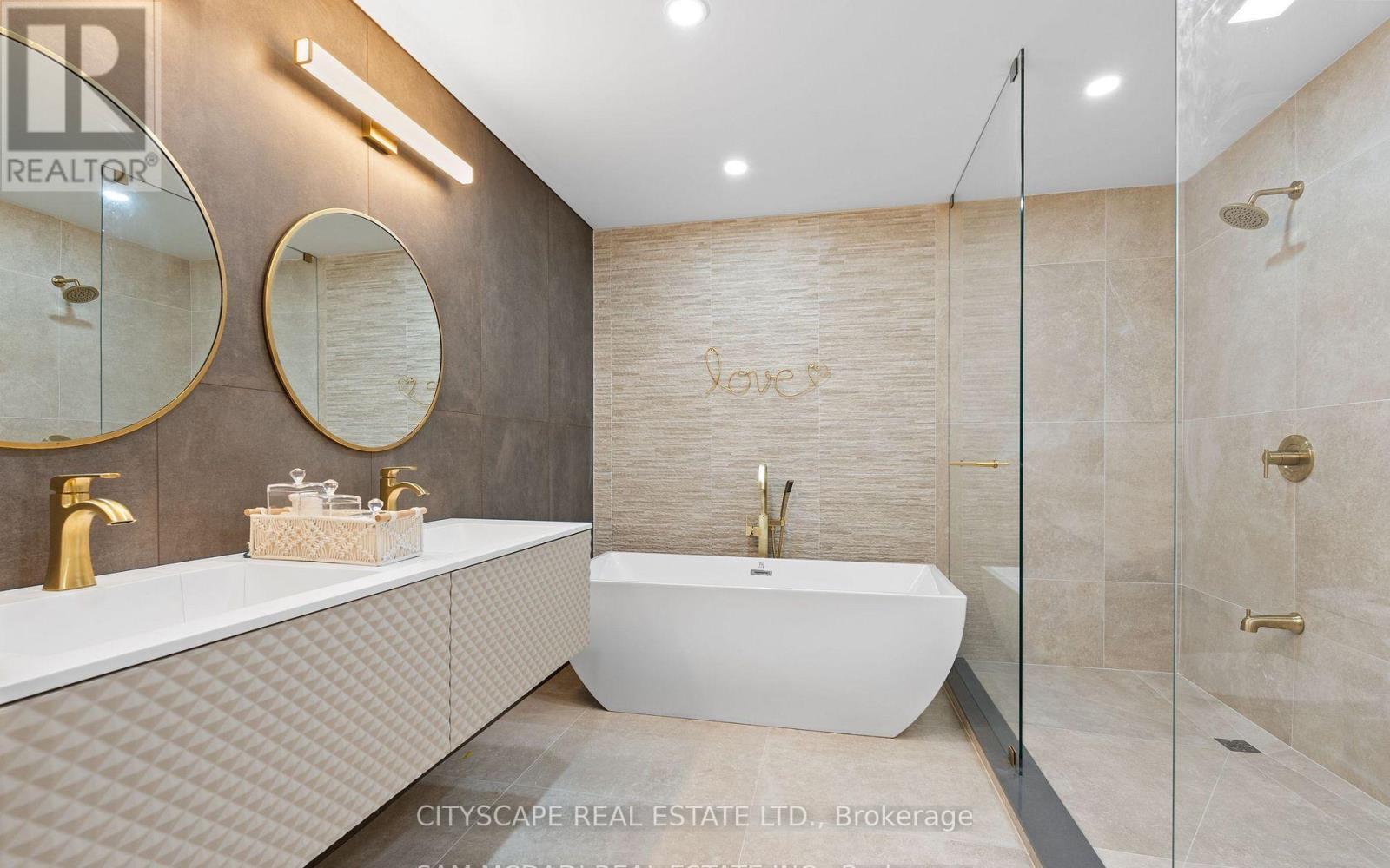 1270 Saginaw Crescent, Mississauga, ON - Indoor Photo Showing Bathroom