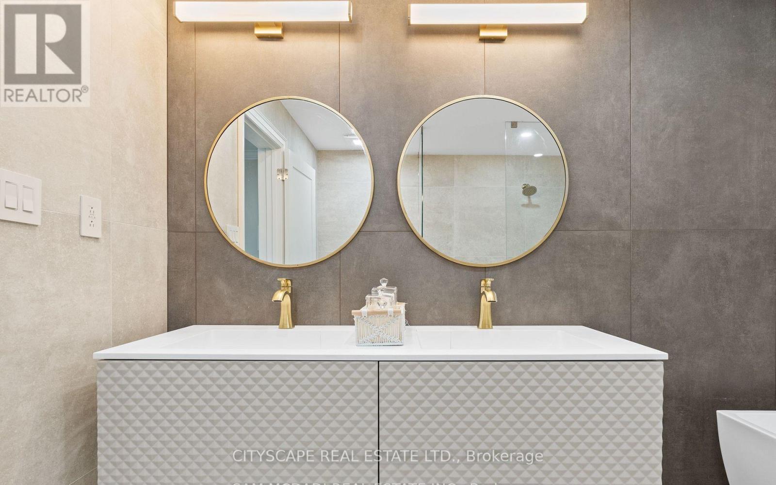 1270 Saginaw Crescent, Mississauga, ON - Indoor Photo Showing Bathroom