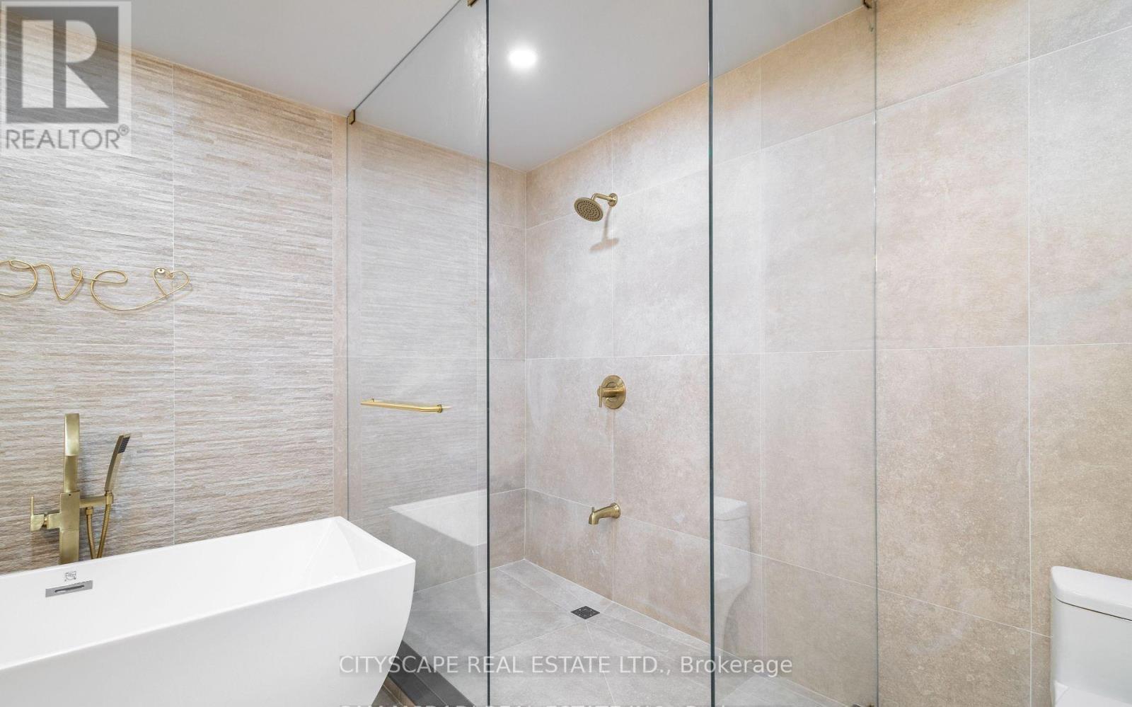 1270 Saginaw Crescent, Mississauga, ON - Indoor Photo Showing Bathroom