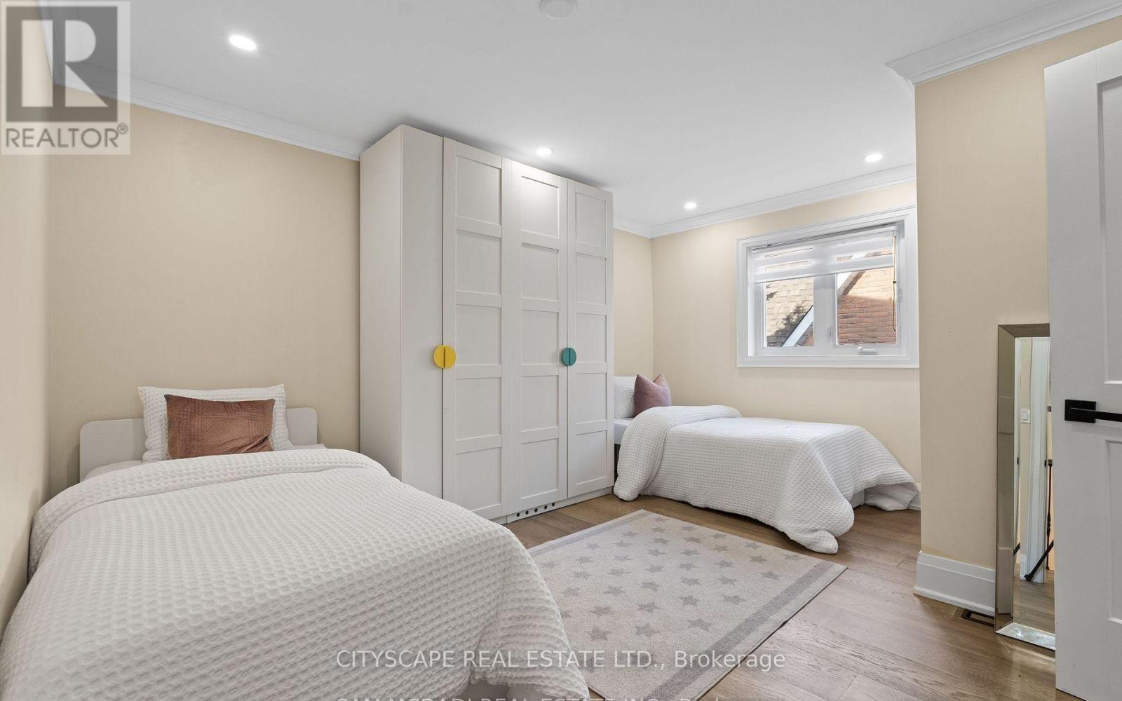 1270 Saginaw Crescent, Mississauga, ON - Indoor Photo Showing Bedroom