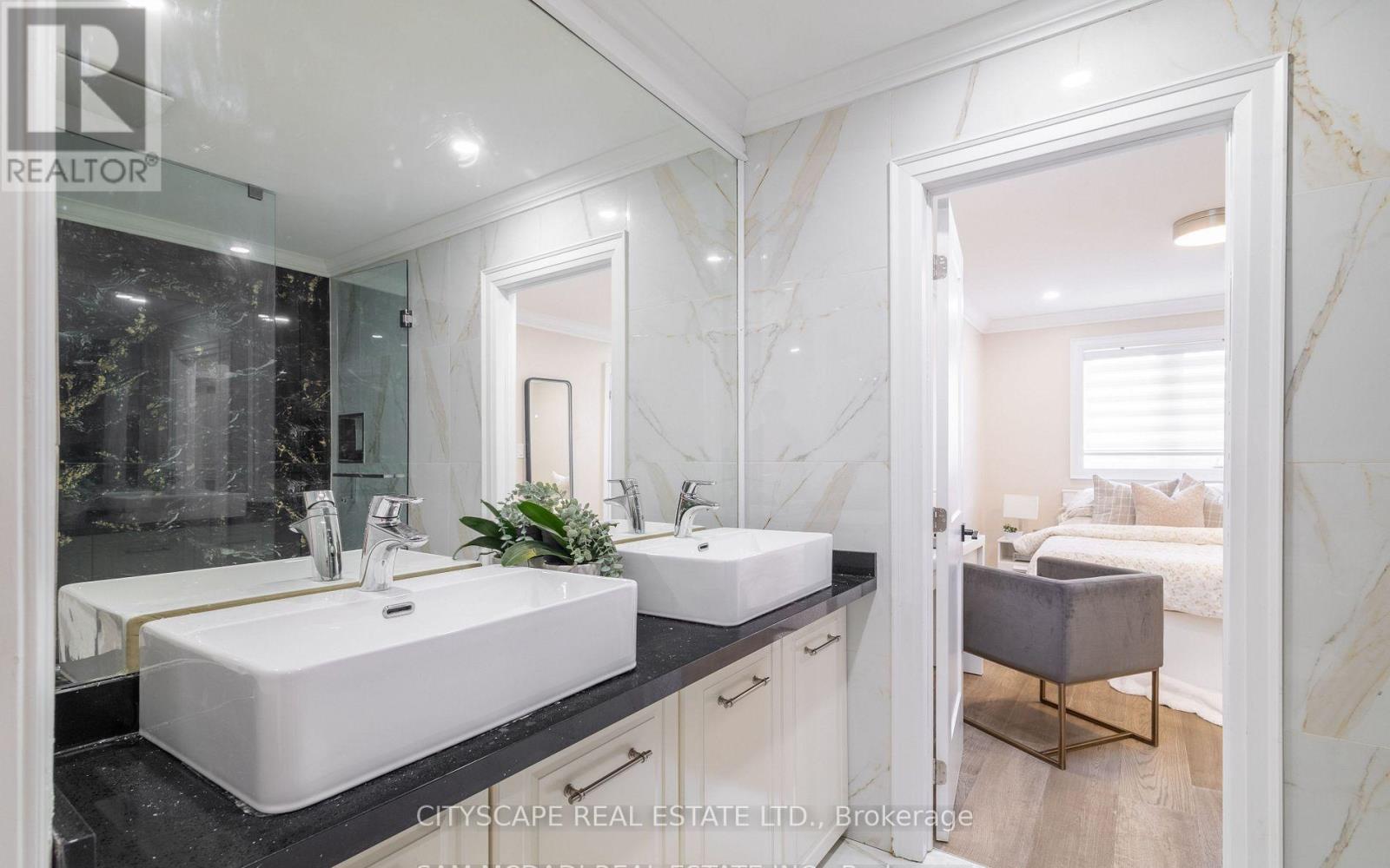 1270 Saginaw Crescent, Mississauga, ON - Indoor Photo Showing Bathroom