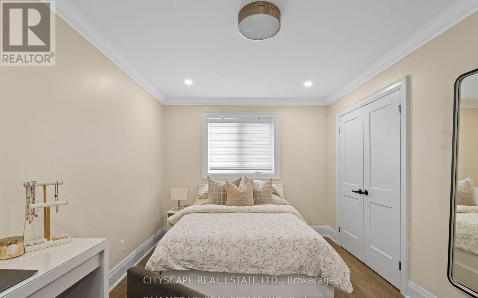 1270 Saginaw Crescent, Mississauga, ON - Indoor Photo Showing Bedroom