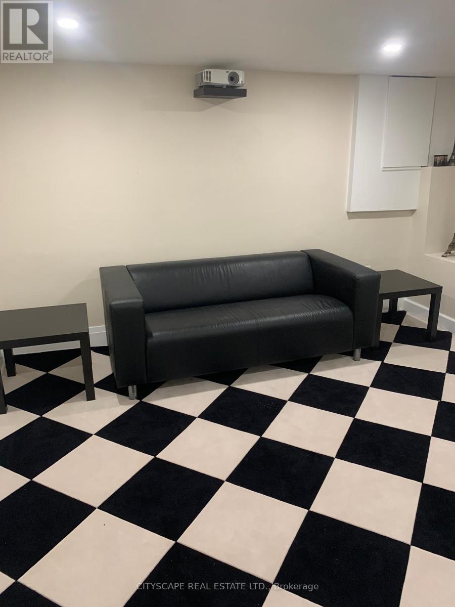 1270 Saginaw Crescent, Mississauga, ON - Indoor