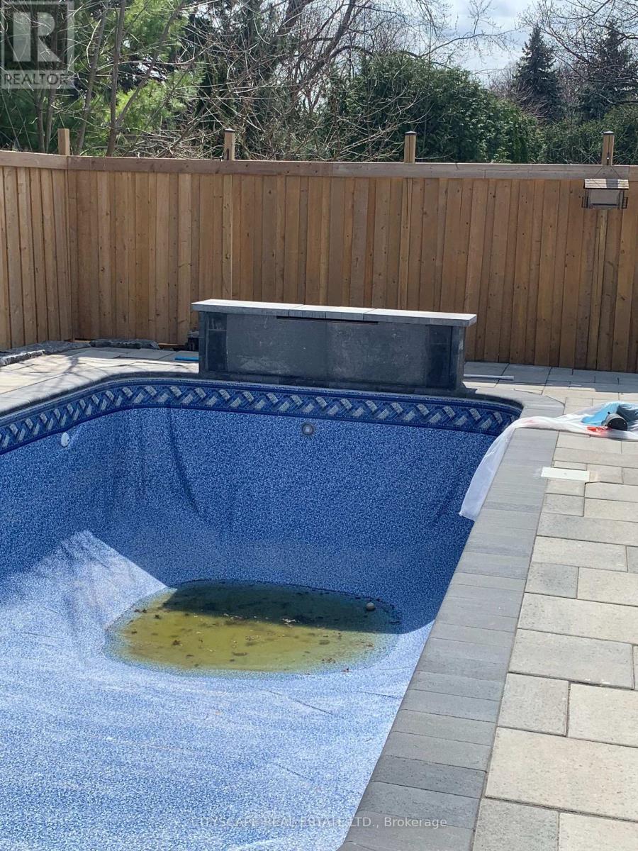 1270 Saginaw Crescent, Mississauga, ON - Outdoor