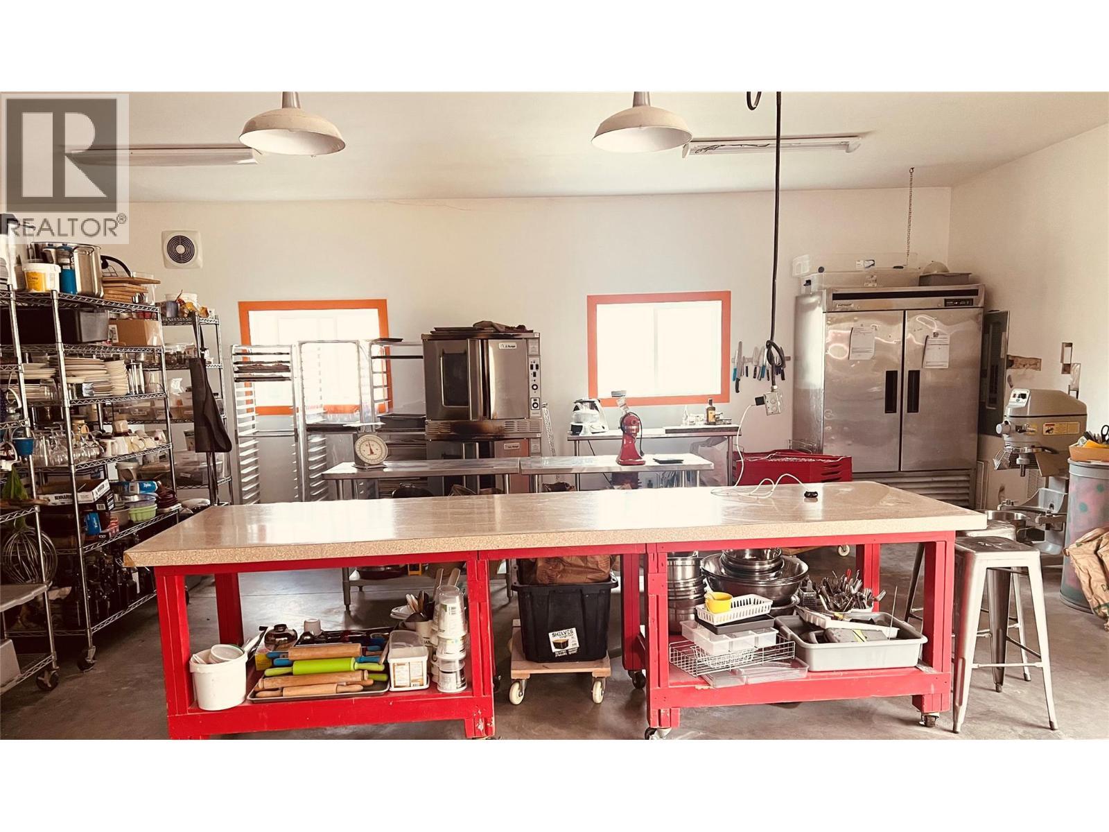 6219 Sundown Road, Kamloops, BC - Indoor