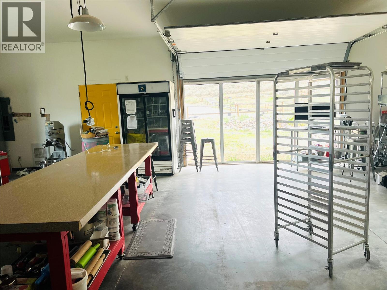 6219 Sundown Road, Kamloops, BC - Indoor