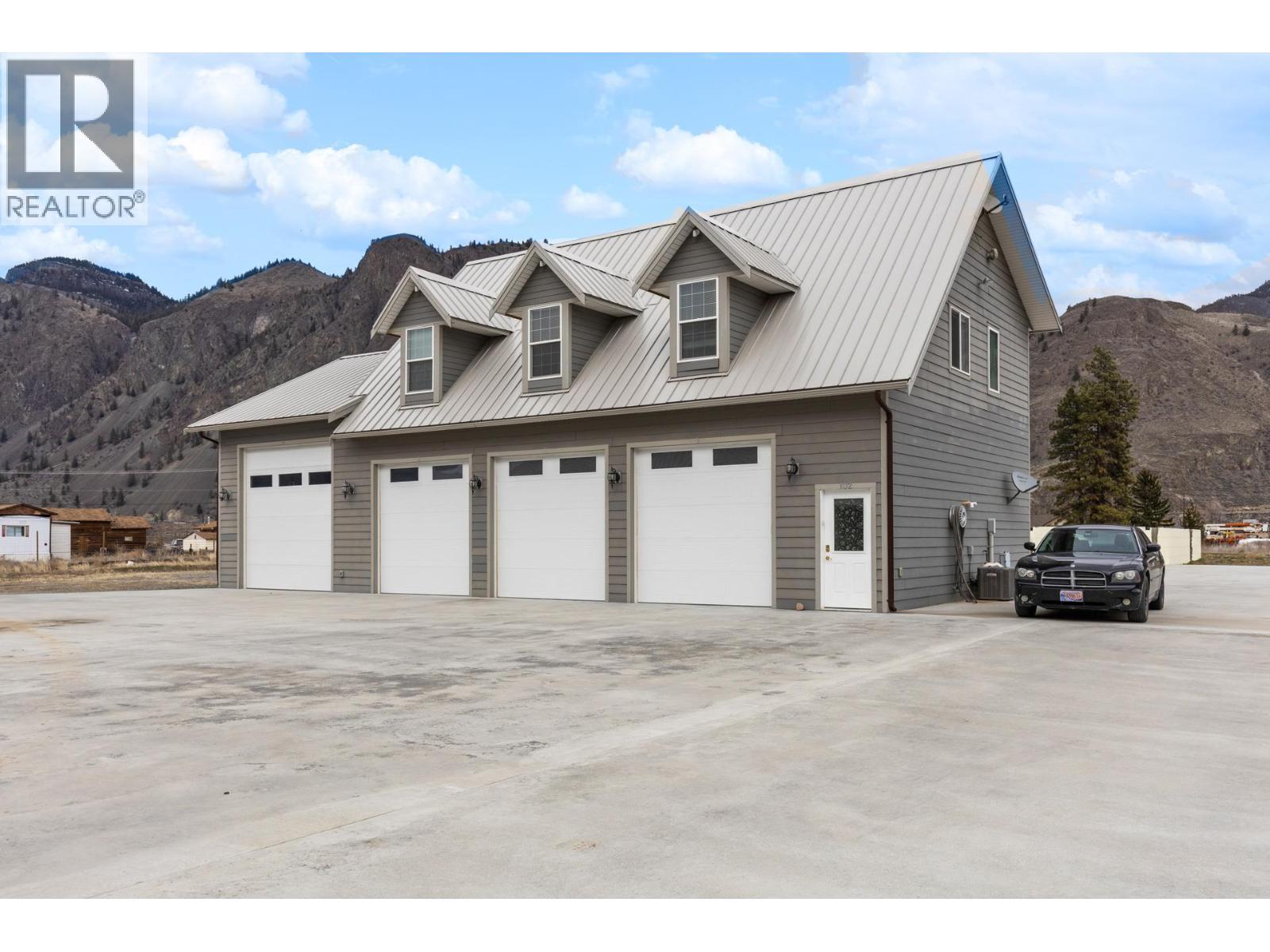 2338 Hwy 3, Cawston, BC - Outdoor With Facade