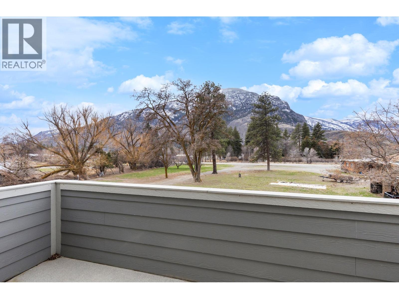 2338 Hwy 3, Cawston, BC - Outdoor