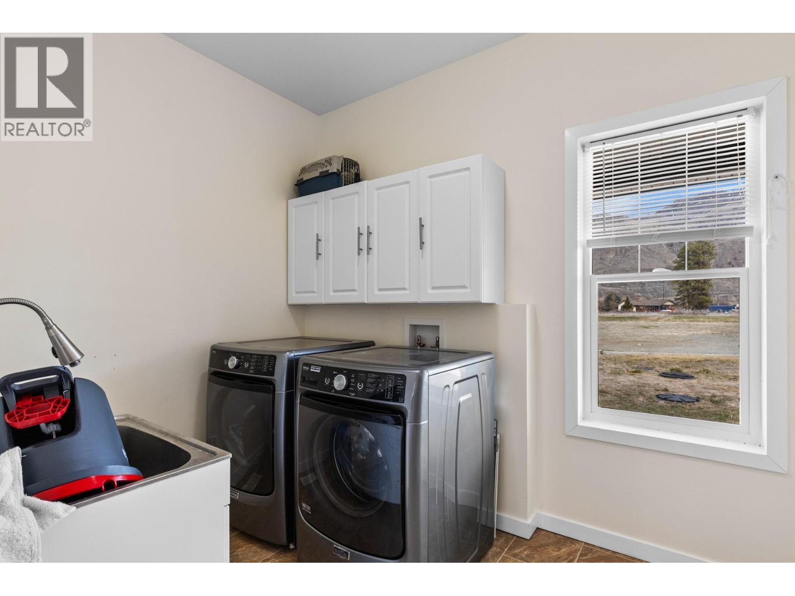 2338 Hwy 3, Cawston, BC - Indoor Photo Showing Laundry Room