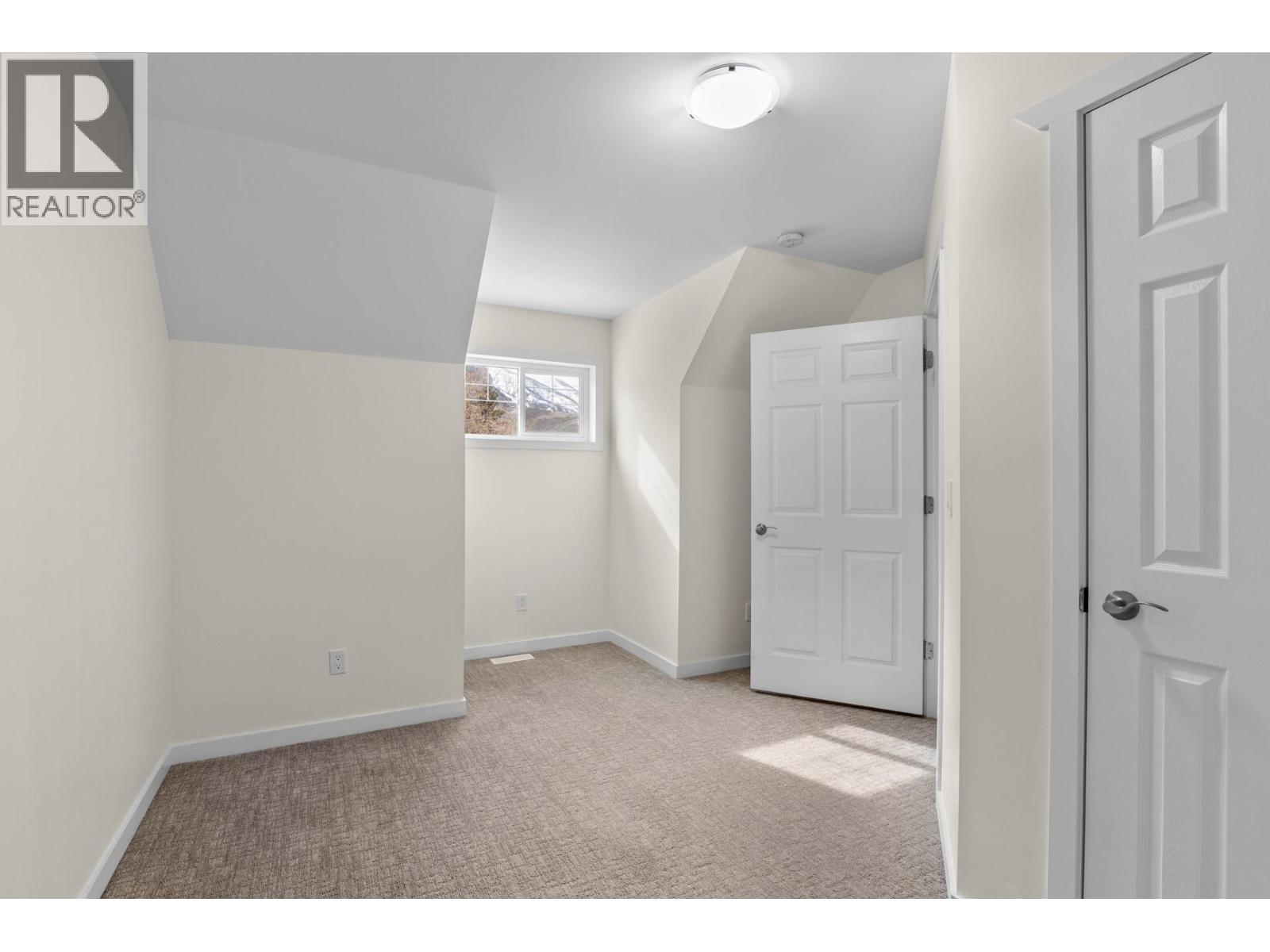 2338 Hwy 3, Cawston, BC - Indoor Photo Showing Other Room