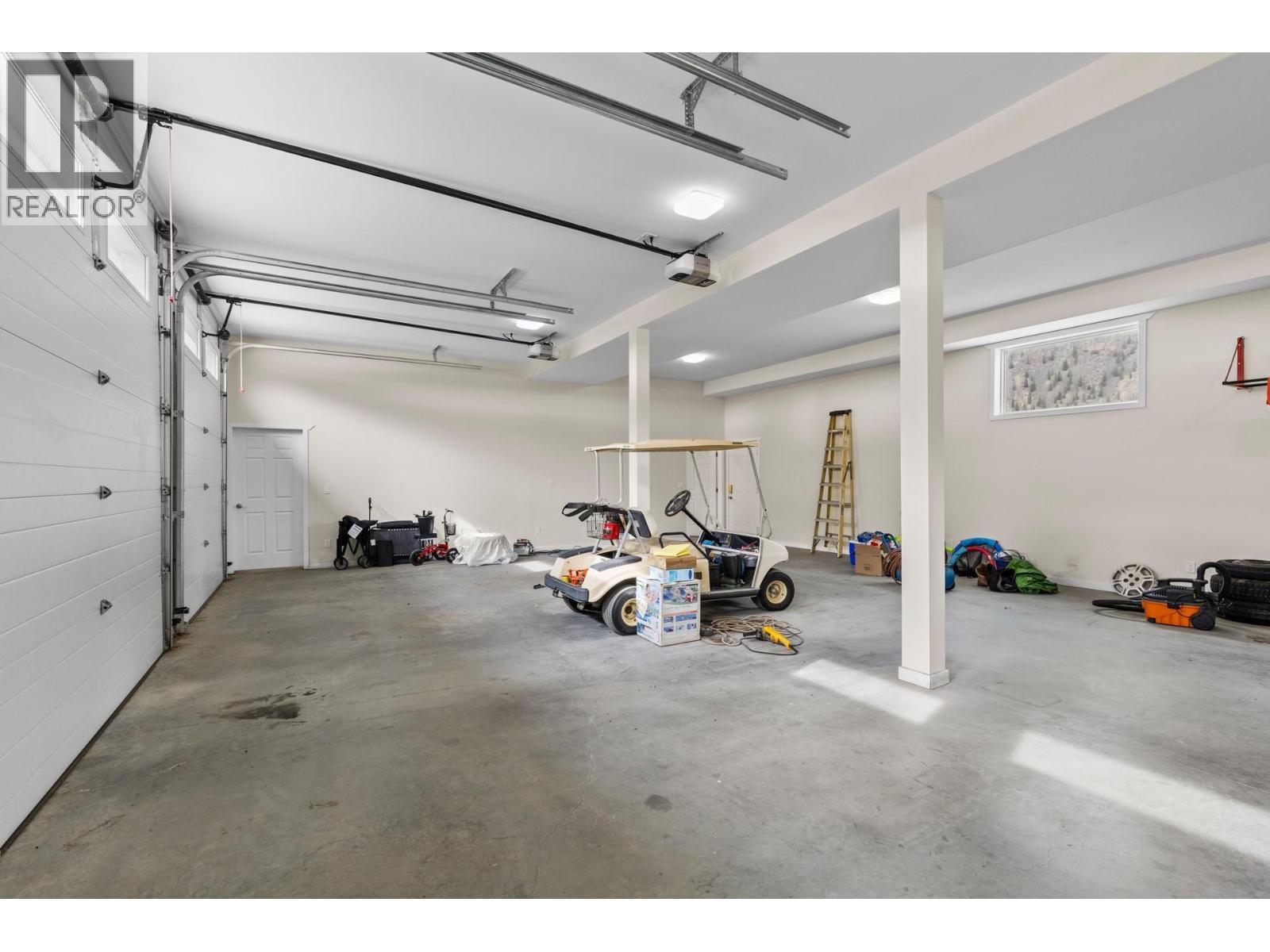 2338 Hwy 3, Cawston, BC - Indoor Photo Showing Garage