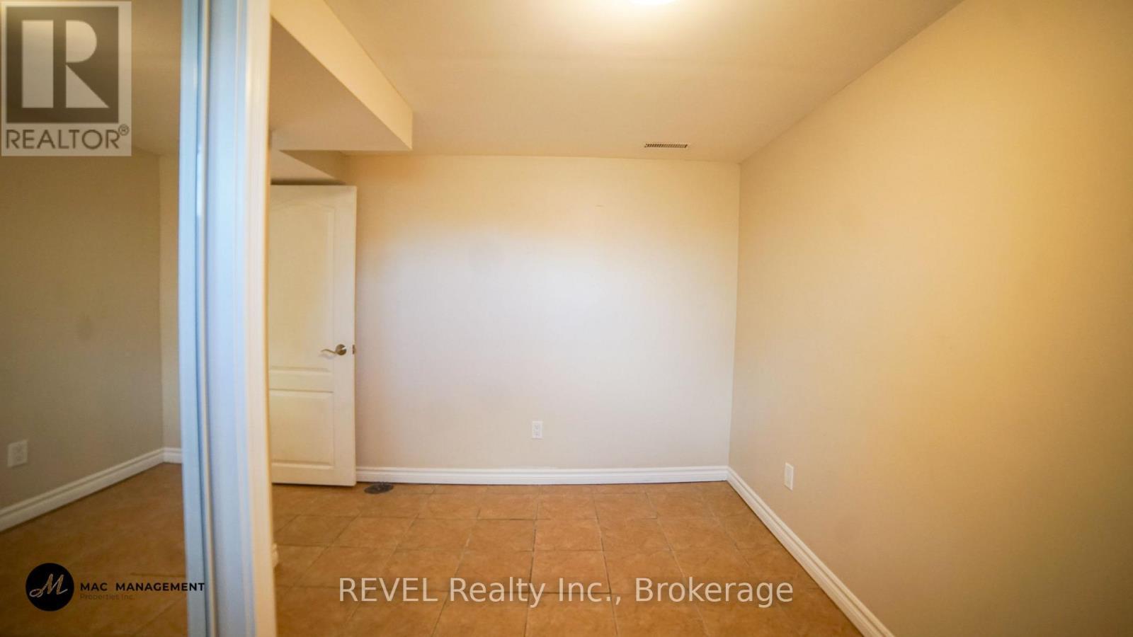 Lower - 31 Philip Street, St. Catharines (Oakdale), ON - Indoor Photo Showing Other Room