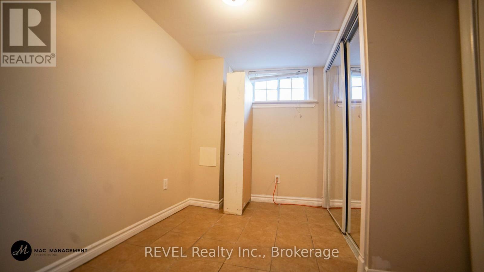 Lower - 31 Philip Street, St. Catharines (Oakdale), ON - Indoor Photo Showing Other Room