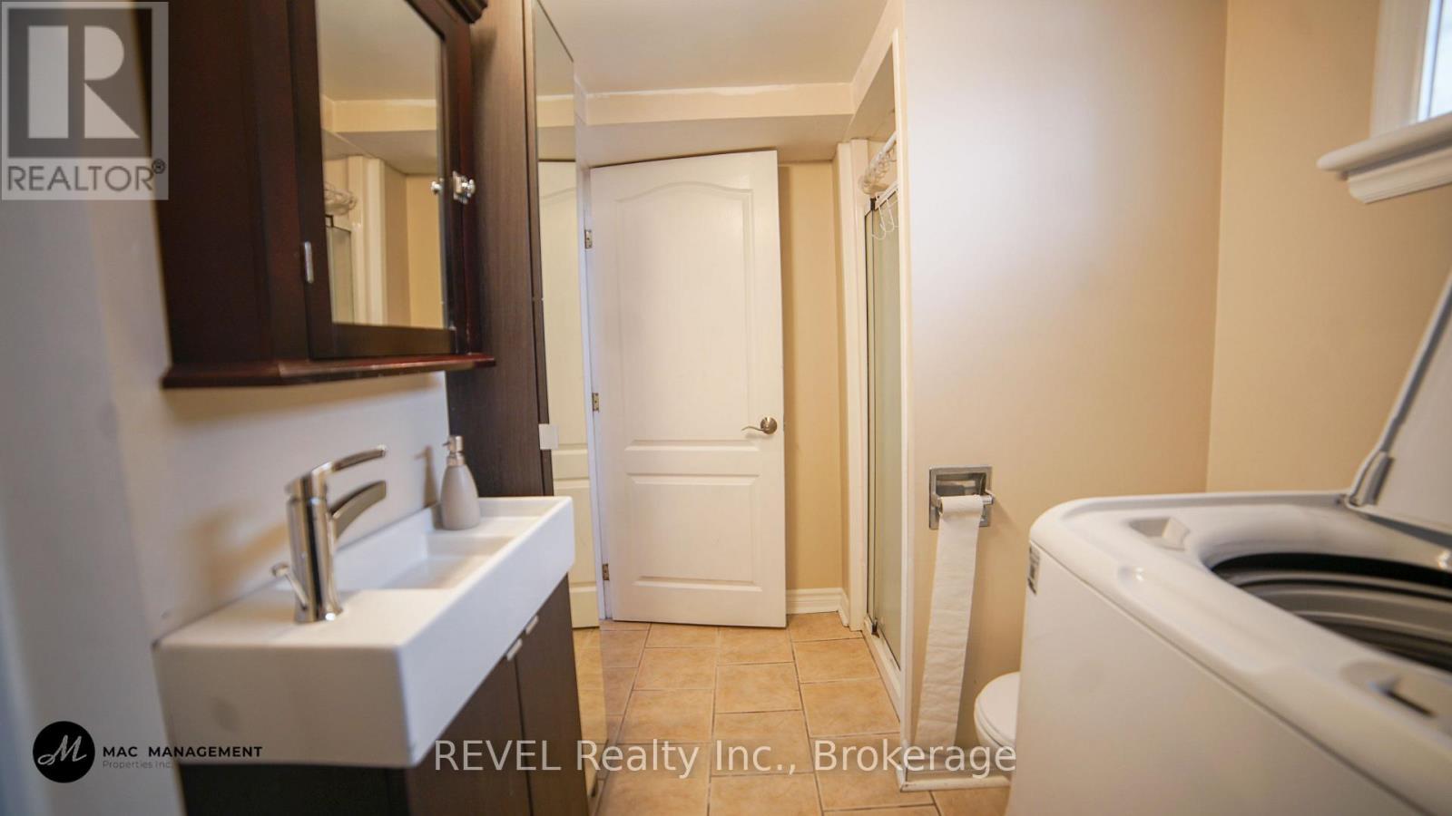 Lower - 31 Philip Street, St. Catharines (Oakdale), ON - Indoor Photo Showing Laundry Room