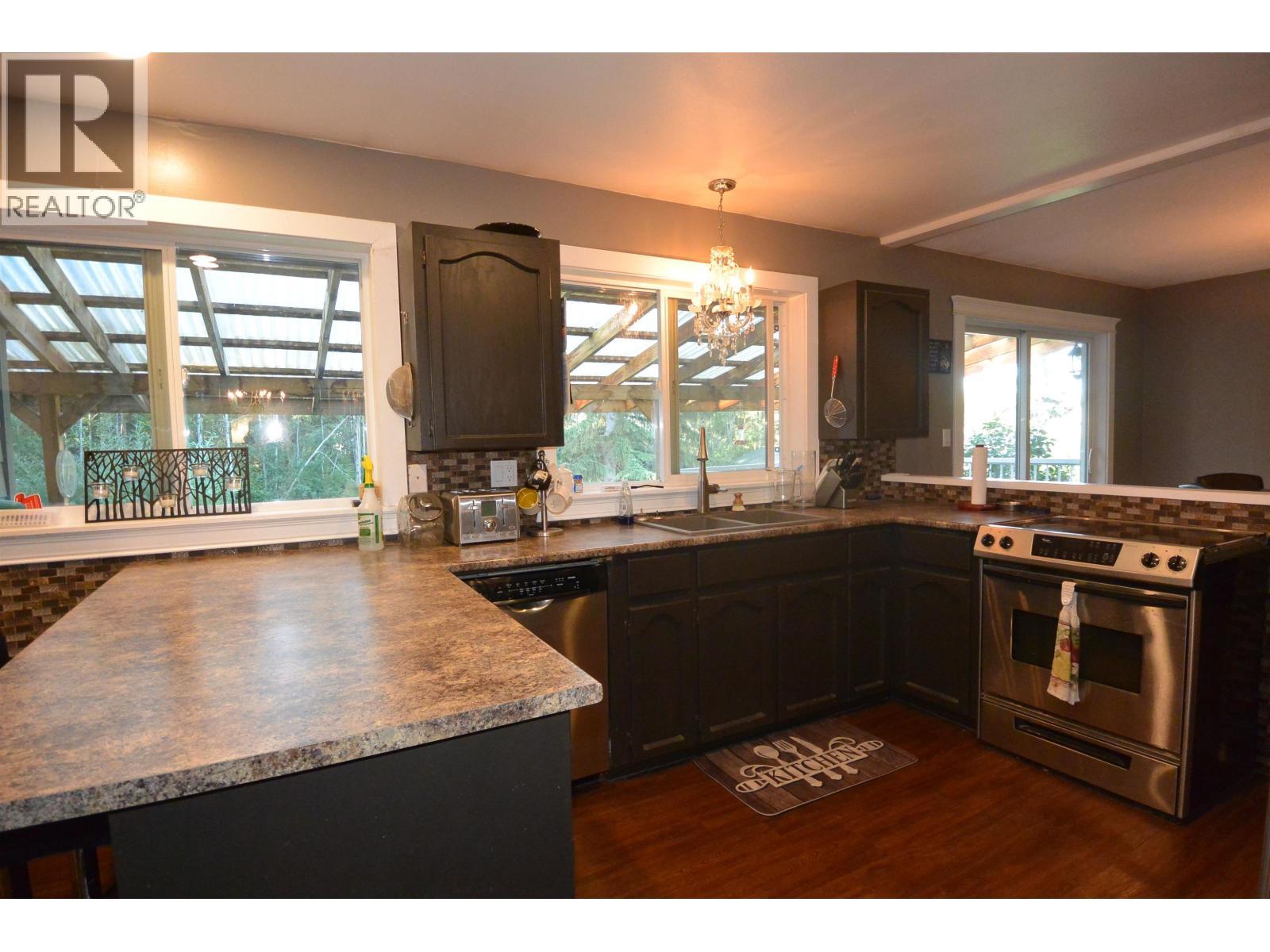3020 Nadina Way, Houston, BC - Indoor Photo Showing Kitchen