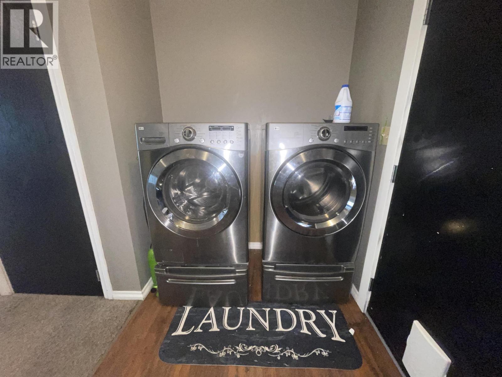 3020 Nadina Way, Houston, BC - Indoor Photo Showing Laundry Room