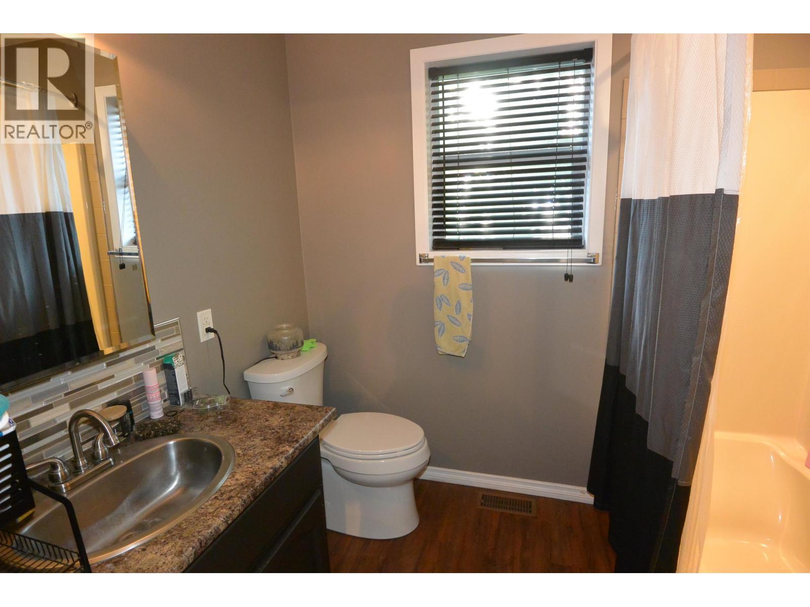 3020 Nadina Way, Houston, BC - Indoor Photo Showing Bathroom