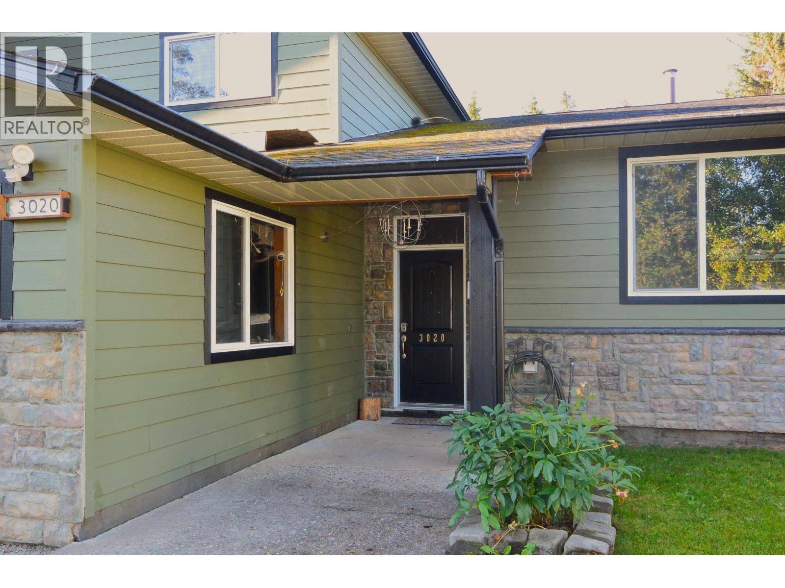 3020 Nadina Way, Houston, BC - Outdoor With Exterior