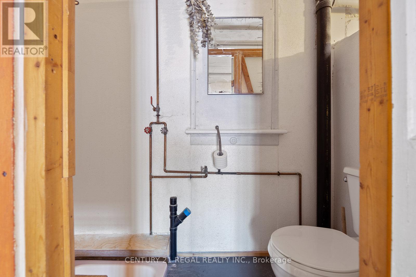 Loft Apartment Bathroom - 239 King Street E, Hamilton, ON