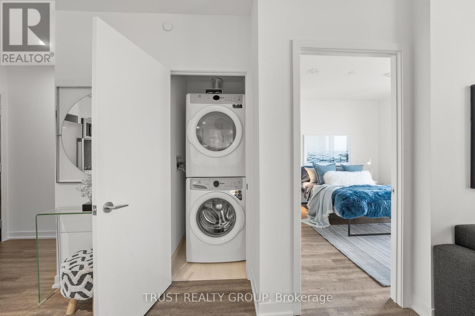 1102 - 1808 St. Clair Avenue W, Toronto, ON - Indoor Photo Showing Laundry Room