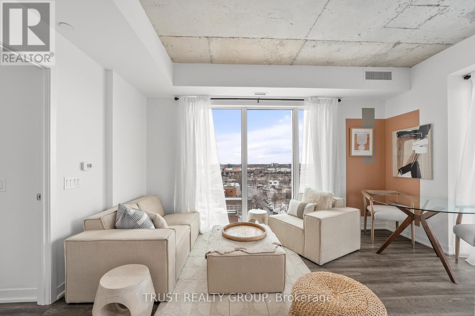 911 - 1808 St. Clair Avenue W, Toronto, ON - Indoor