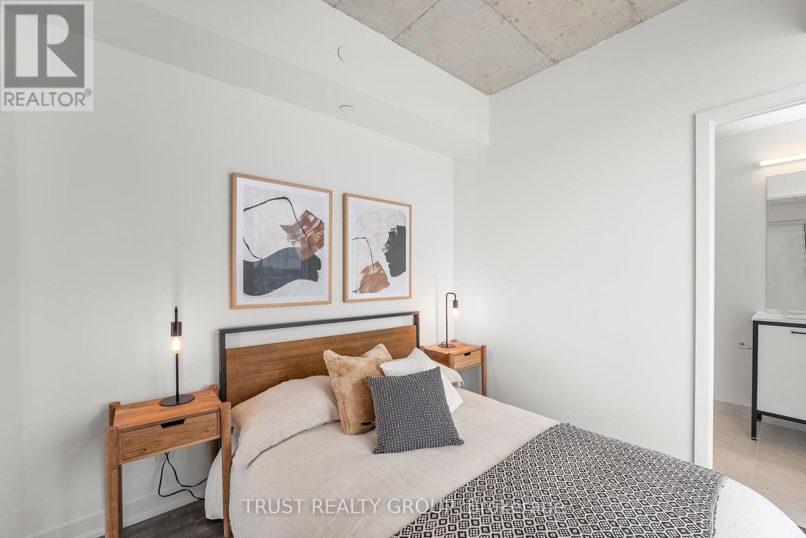 911 - 1808 St. Clair Avenue W, Toronto, ON - Indoor Photo Showing Bedroom