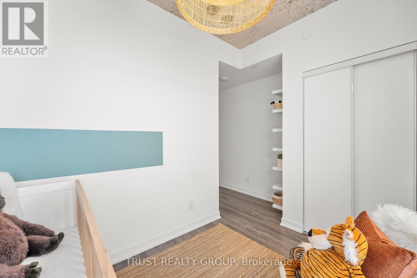 911 - 1808 St. Clair Avenue W, Toronto, ON - Indoor