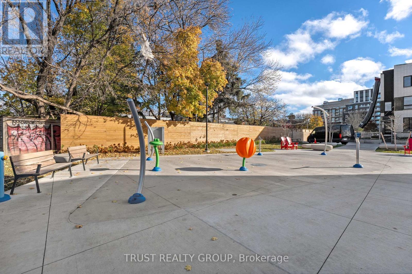 911 - 1808 St. Clair Avenue W, Toronto, ON - Outdoor