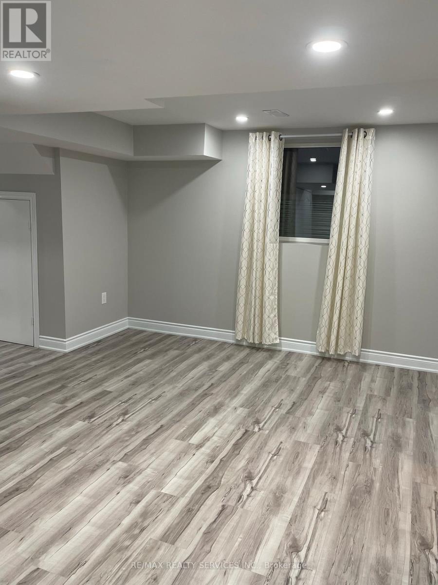 34 Ebury (Lower) Drive, Brampton, ON - Indoor Photo Showing Other Room