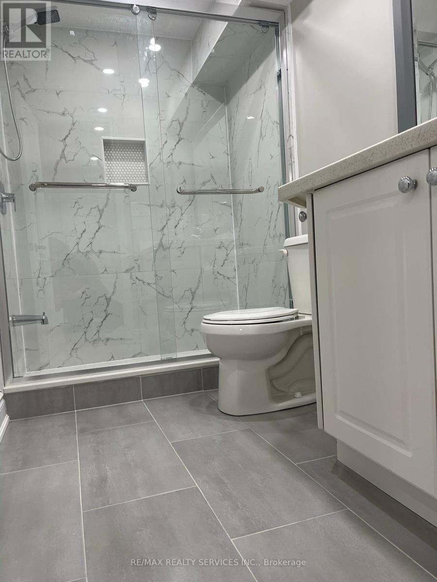 34 Ebury (Lower) Drive, Brampton, ON - Indoor Photo Showing Bathroom