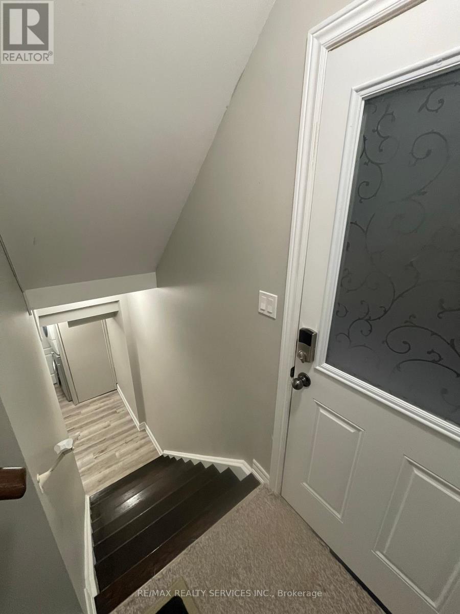 34 Ebury (Lower) Drive, Brampton, ON - Indoor Photo Showing Other Room