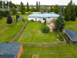 Fenced area for little ones & pets -