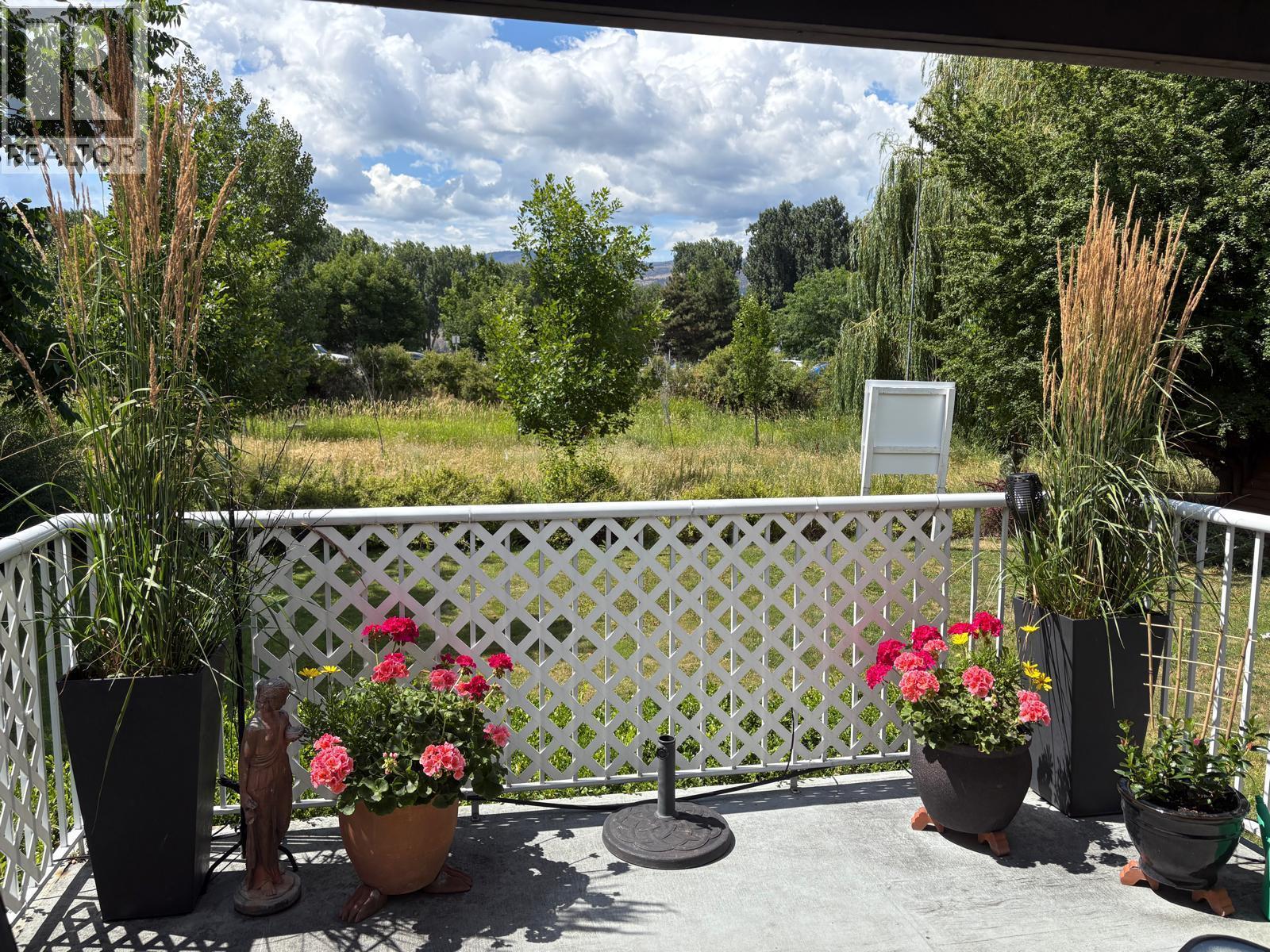 1830 Riverside Avenue, Kelowna, BC - Outdoor