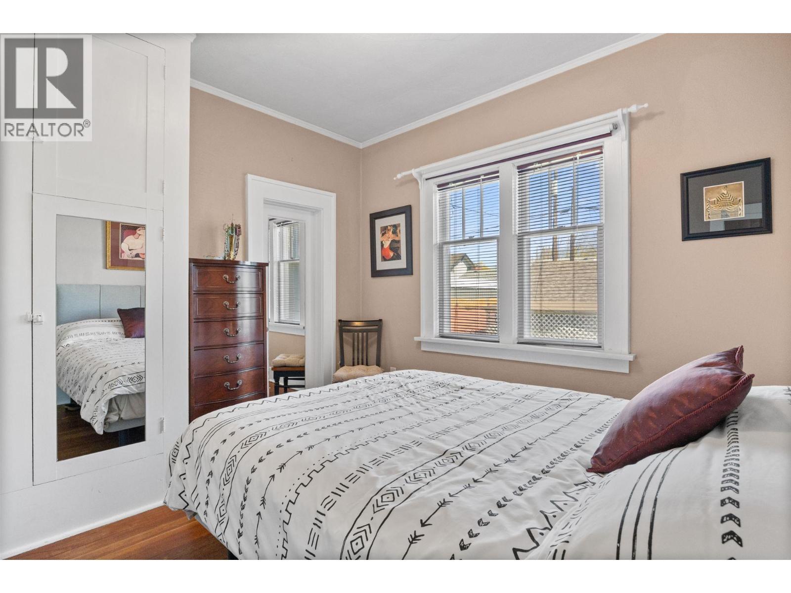 1830 Riverside Avenue, Kelowna, BC - Indoor Photo Showing Bedroom