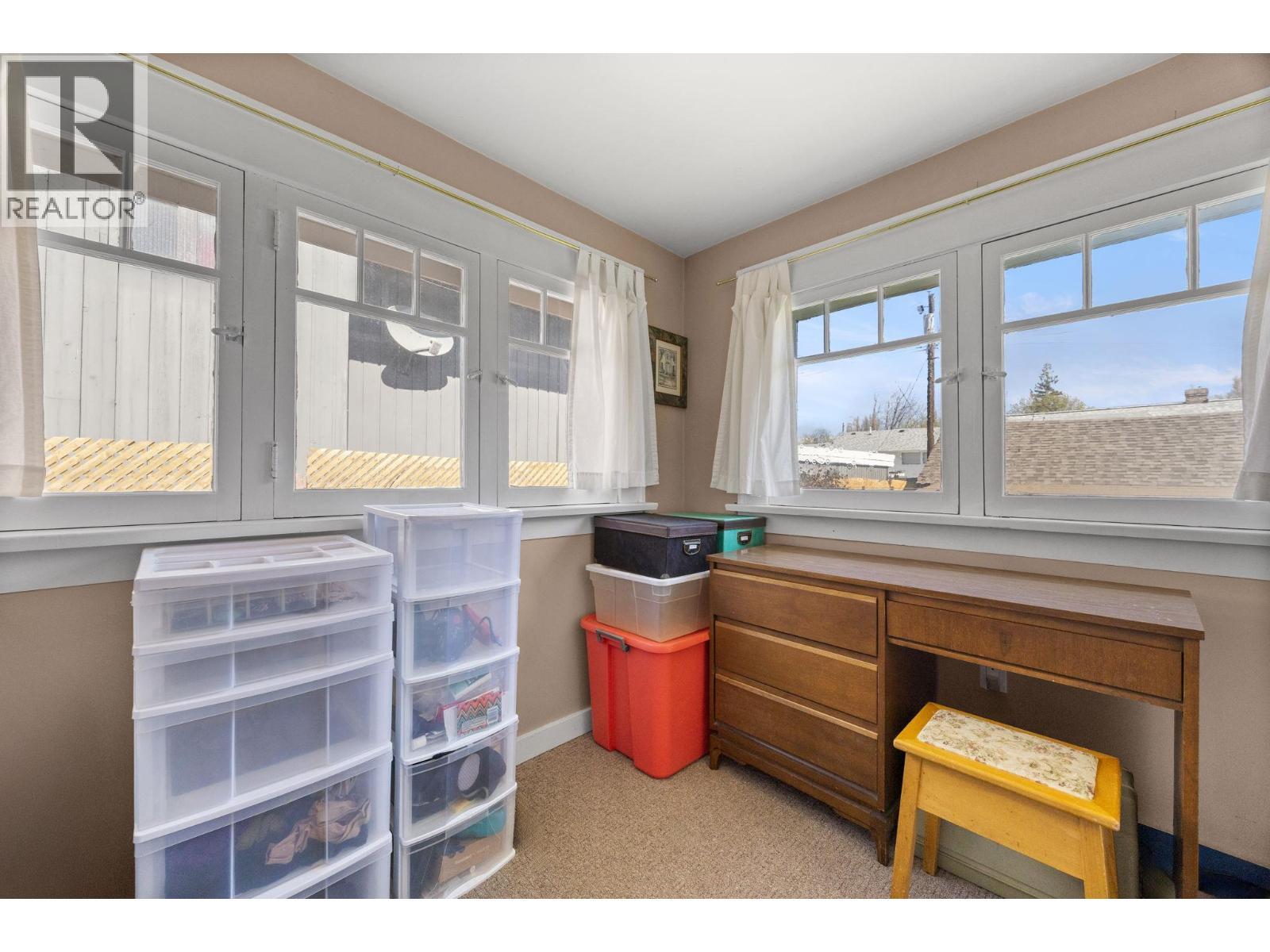 1830 Riverside Avenue, Kelowna, BC - Indoor Photo Showing Other Room