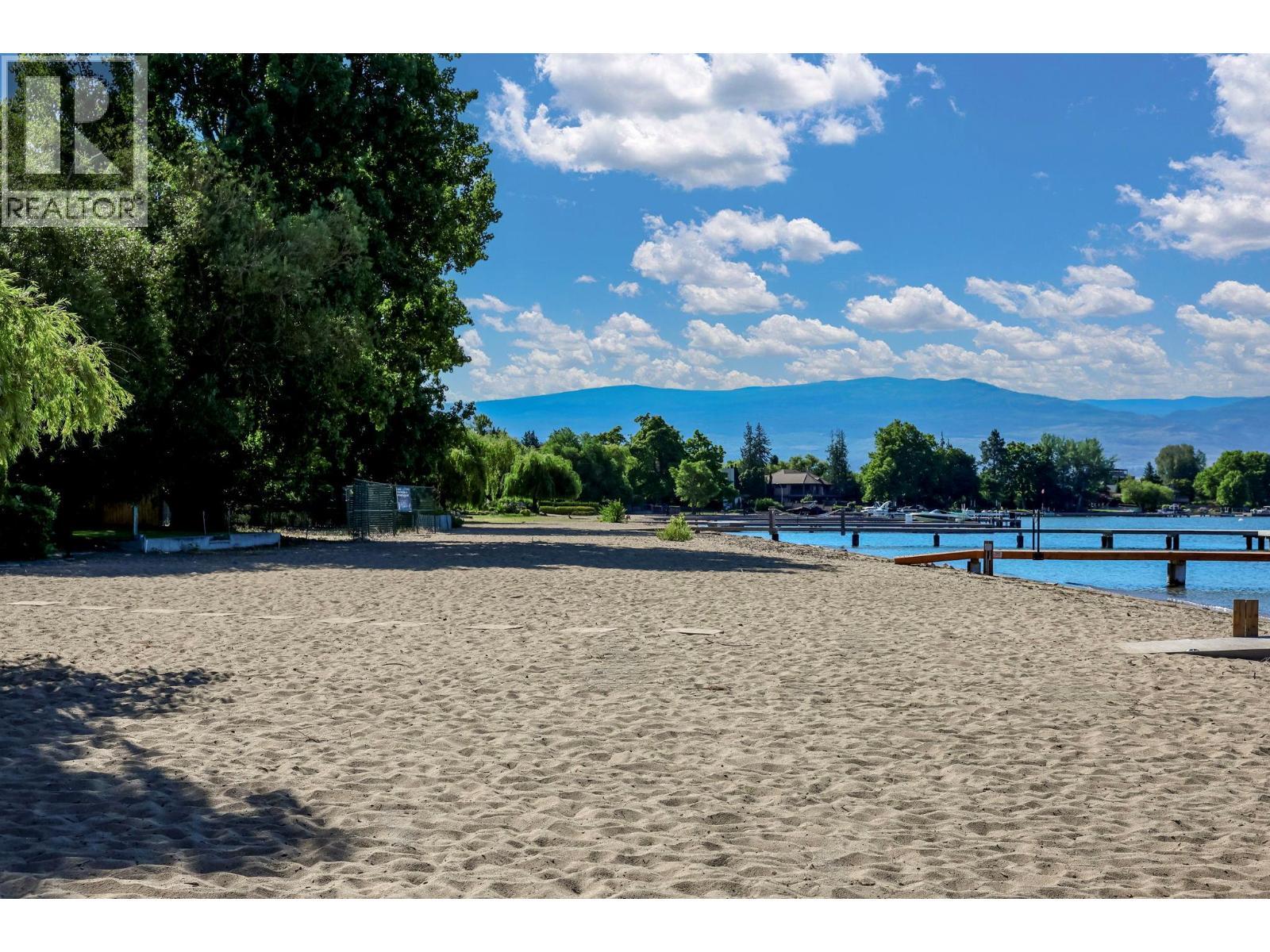 1830 Riverside Avenue, Kelowna, BC - Outdoor With Body Of Water With View