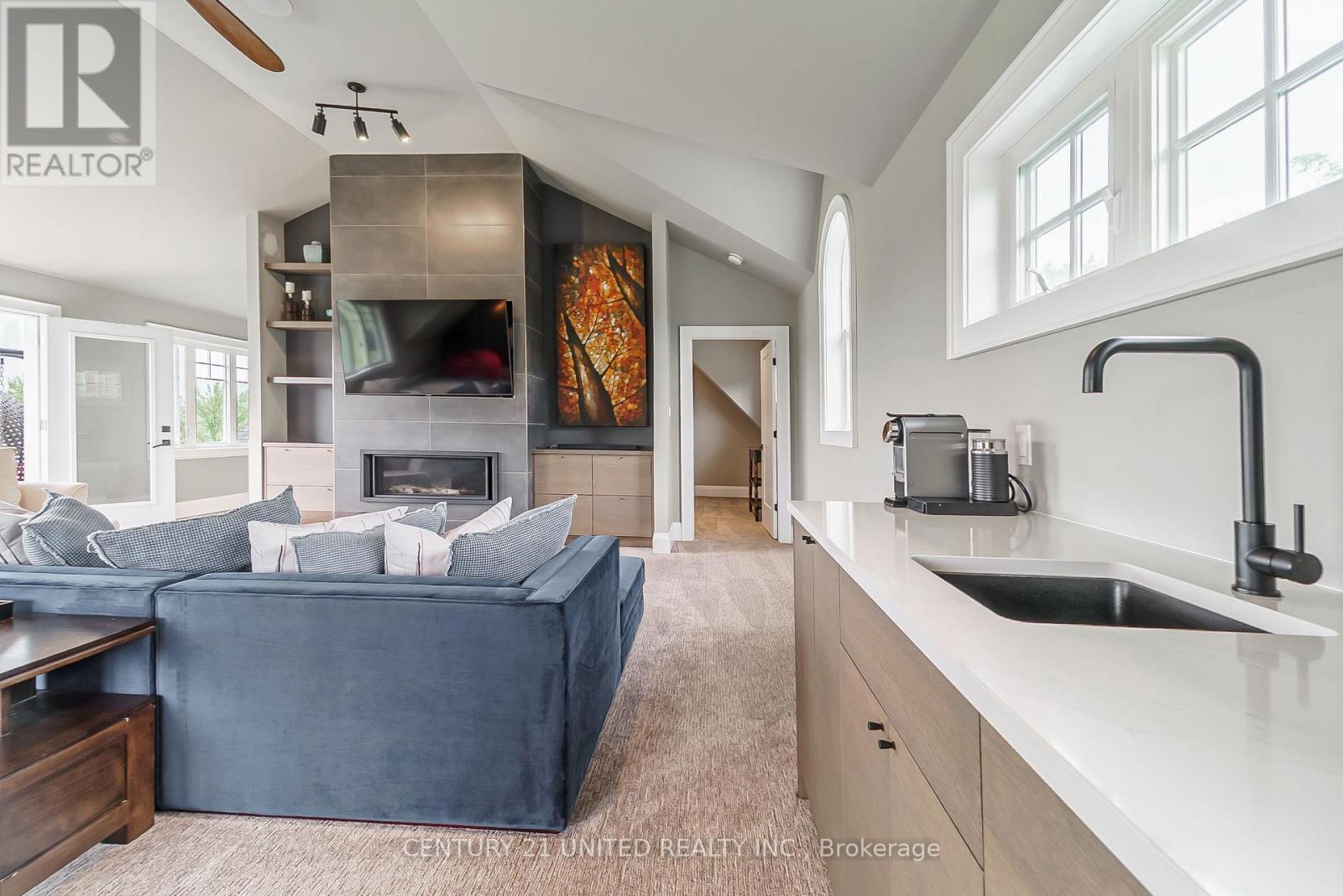 1662 11Th Line, Selwyn, ON - Indoor Photo Showing Living Room With Fireplace
