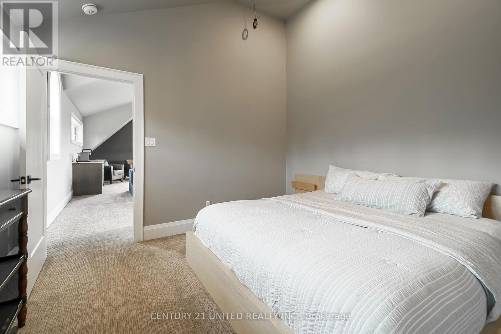 1662 11Th Line, Selwyn, ON - Indoor Photo Showing Bedroom